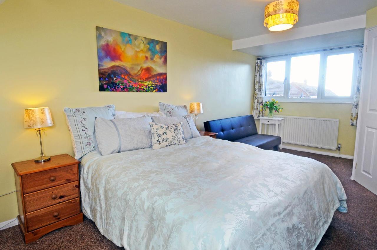 Whitby Spacious Rugby Field Cottage With Off-Street Parking And Ev Fast Point For Electric Cars エクステリア 写真