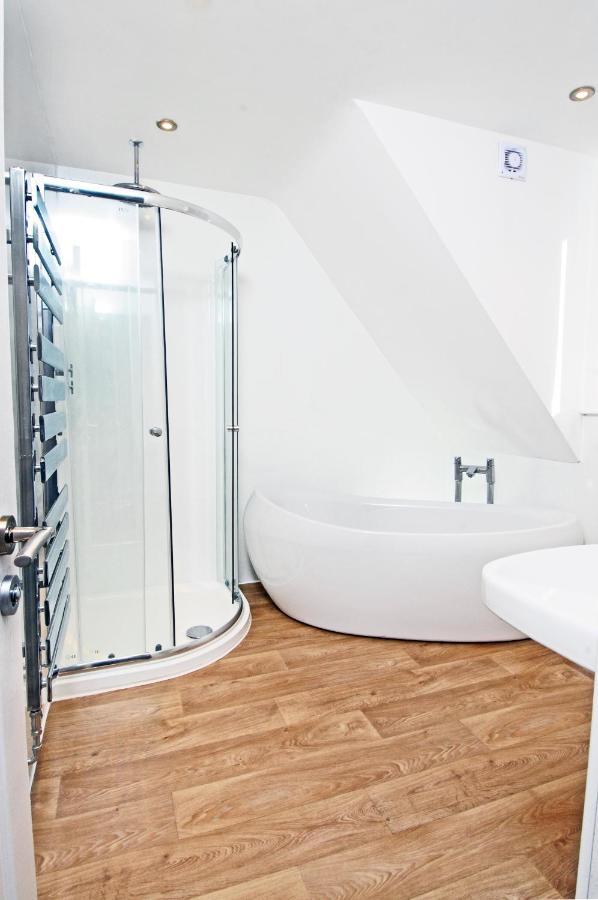 Whitby Spacious Rugby Field Cottage With Off-Street Parking And Ev Fast Point For Electric Cars エクステリア 写真