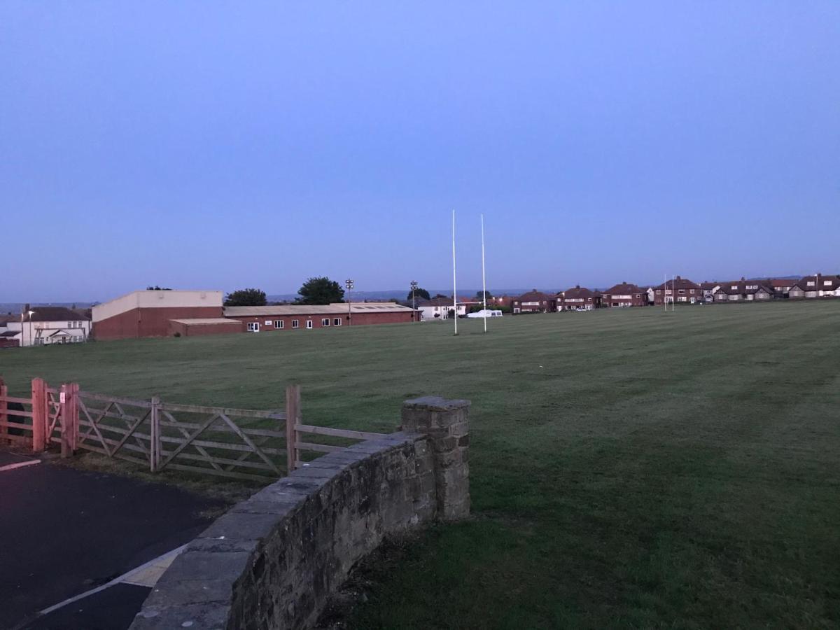 Whitby Spacious Rugby Field Cottage With Off-Street Parking And Ev Fast Point For Electric Cars エクステリア 写真
