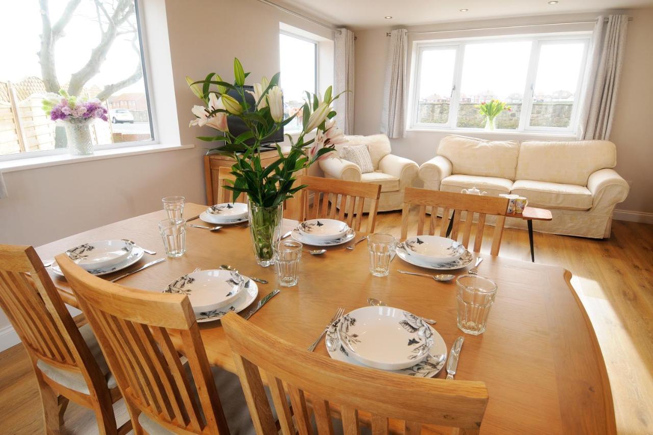 Whitby Spacious Rugby Field Cottage With Off-Street Parking And Ev Fast Point For Electric Cars エクステリア 写真
